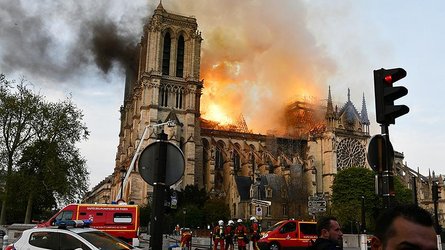 Собор Паризької Богоматері, пожежа, вогонь, Нотр-Дам-де-Парі