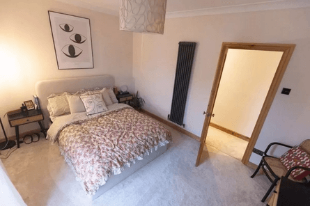 Женщина купила заброшенный дом, ремонт своими руками, реконструкция дома, выгодная сделка, купили недвижимость, дом мечты,