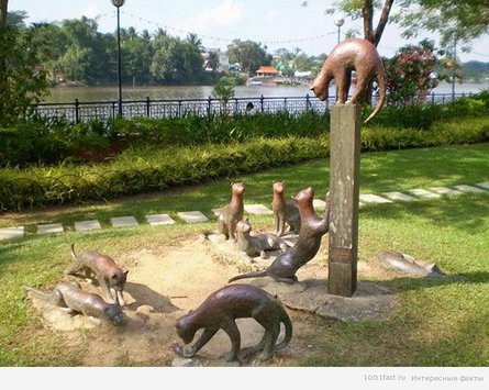 сингапурская кошка памятник