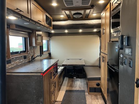 Peterbilt 389 Day Cab, Peterbilt 389, дом на колесах, автодом Peterbilt