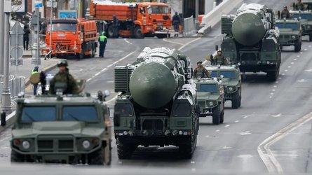 Парад 9 травня, ядерна війна, Путін, РК Ярс