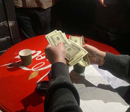 Государственная таможенная служба, взятка