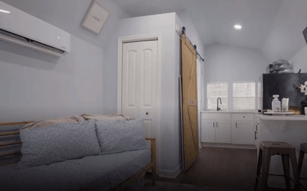 Дом в саду, аренда жилья, без платы за аренду, ипотека, жилье, дом, новый дом, сарай в саду, переделали сарай, ремонт,