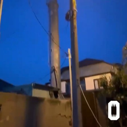 Башня связи возле дома в Махачкале