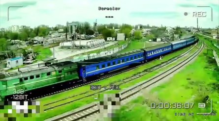 Удар ЗС РФ по потягу у Херсоні - скриншот з відео Удар ЗС РФ по потягу у Херсоні