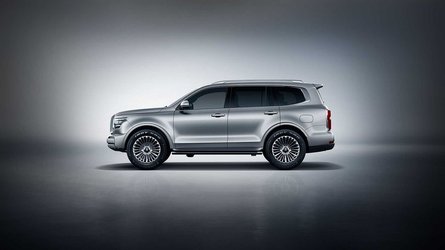 китайский внедорожник, вид сбоку