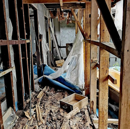 Что происходит с домом, в котором никто не живет, заброшенный особняк, особняк сгнил, фото, Великобритания, жилье