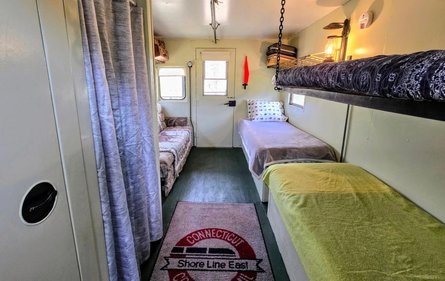 Дом из вагона, старый вагон, железнодорожный вагон, необычный дом, дом с историей, жилой объект, необычное жилье, аукцион