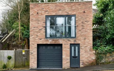 Женщина превратила гараж в дом, старый гараж, туалет, заброшенный гараж, старые вещи, ремонт старых вещей, роскошный дом, гостевой домик