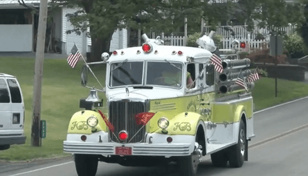 День НЛО в США, помітили НЛО, НЛО впало в лісі, метеор, вогняна куля, фестиваль НЛО, фанати НЛО, любителі НЛО, прибульці, пожежна машина,