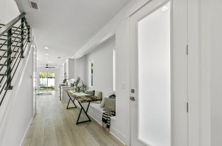 Будинок, купівля нерухомості, дозвіл на будівництво, житло, США, курйози, скандал, фото, сусід, суперечки