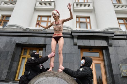 акция Femen киев ноябрь 2020