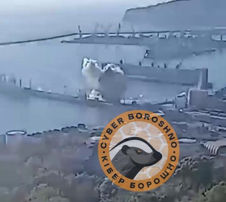 Дрон ГУР вломился в пирс порта Туапсе