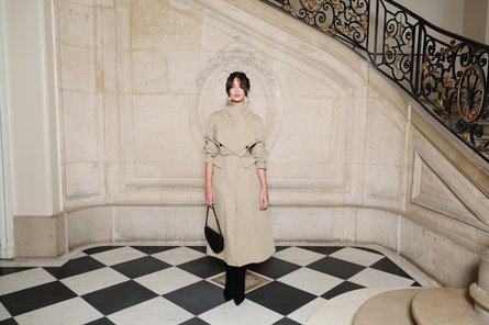 Дева Кассель