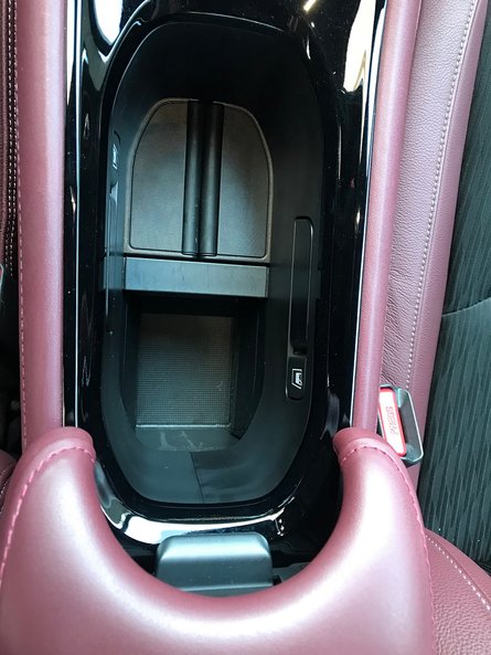 інтер'єр Honda HR-V 2014-2020, салон Honda HR-V 2014-2020, підстаканники