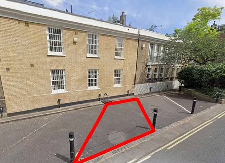 Аренда в Британии, паркоместо, фото