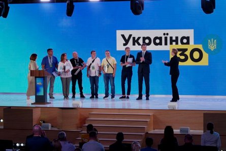 Олексій Чернишов, Україна 30