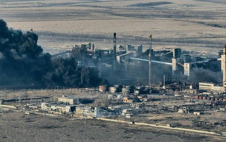 Авдеевка, коксохимический завод, дым