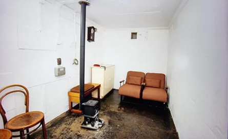 Ядерный бункер продают за 23 тысячи евро, жилье, недвижимость, холодная война, ядерная война, радиационная опасность