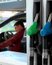 Дефіцит пального в РФ: учнів автошкіл хочуть зобов'язати приходити на іспити з власним бензином