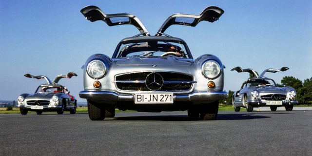 Mercedes 300 SL Gullwing святкує 70-річчя: історія культового