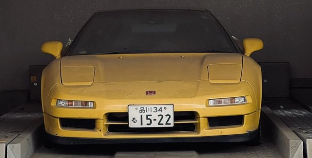 Суперкар Honda NSX-R за мільйон доларів виявили покинутим у гаражі