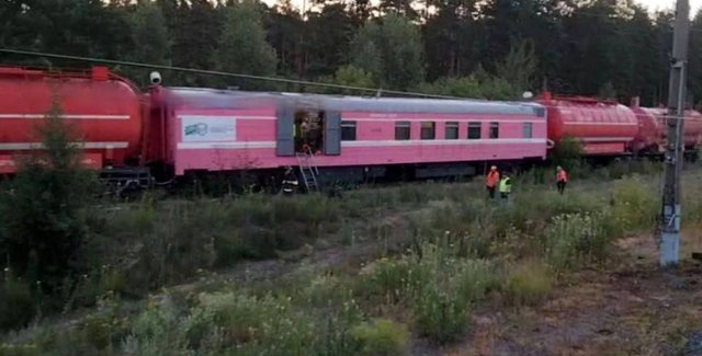 Әдемі әйелдің аузындағы сперматозоидтардың үлкен мөлшері