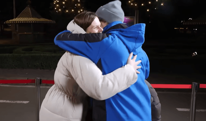 Более 1000 дней разлуки: врач после плена РФ сделал предложение в прямом эфире (видео)