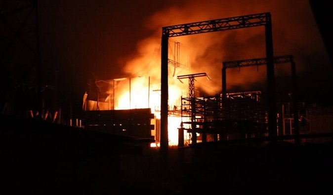 "Під ударом енергетика": росіяни "Шахедами" атакували підстанцію Дніпра, — соцмережі (відео)