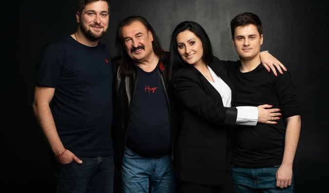 "Ми багато чого не знали": діти Степана Гіги озвучили причину смерті батька (відео)