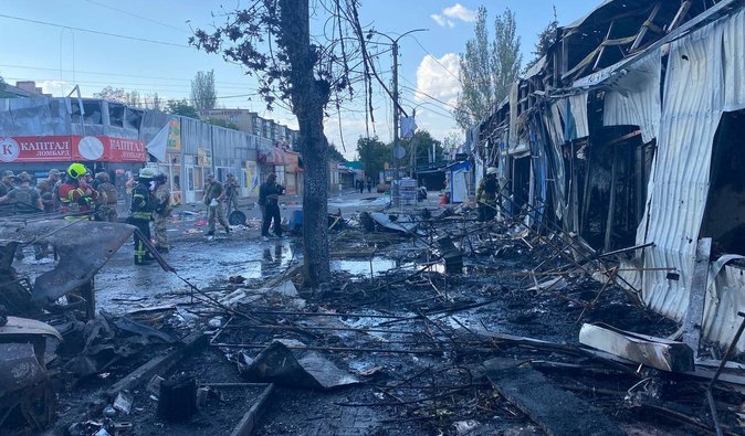 Обстріл Костянтинівки 6 вересня: ЗС РФ вдарили по ринку ракетою С-300, — СБУ