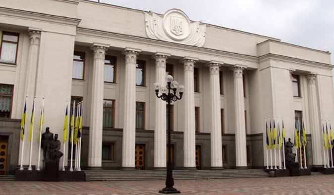 Депутаты отказались повышать зарплату и прожиточный минимум