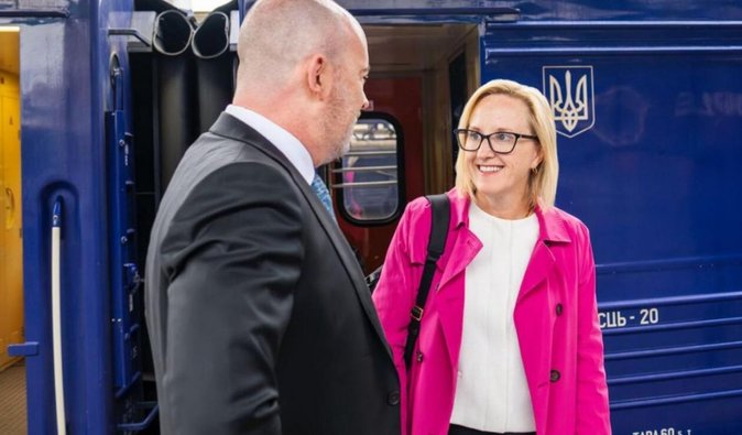 Посол США в Украине уйдет в отставку из-за разногласий с Трампом, — FT