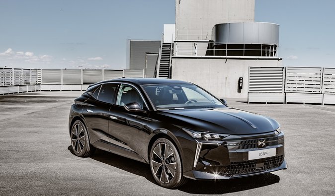 На украинский рынок вышел премиальный французский соперник BMW 1 Series и Audi A3 (фото)