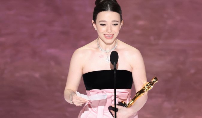 Марафон унылых платьев и пять реверансов РФ: чем запомнился "Оскар" 2025