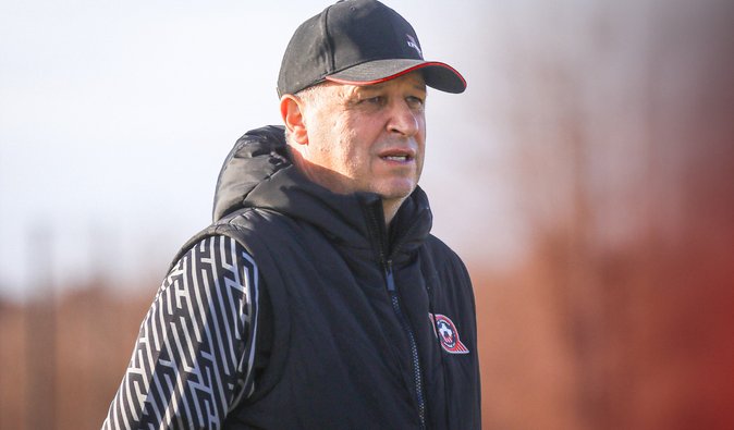 Пожал руку после матча: украинский тренер поздравил россиянина, поддерживавшего войну, — СМИ