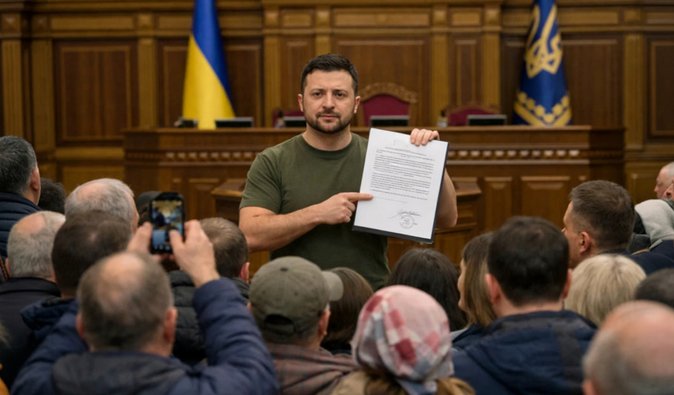Мир через референдум: что стоит за инициативой Зеленского и почему эксперты спорят