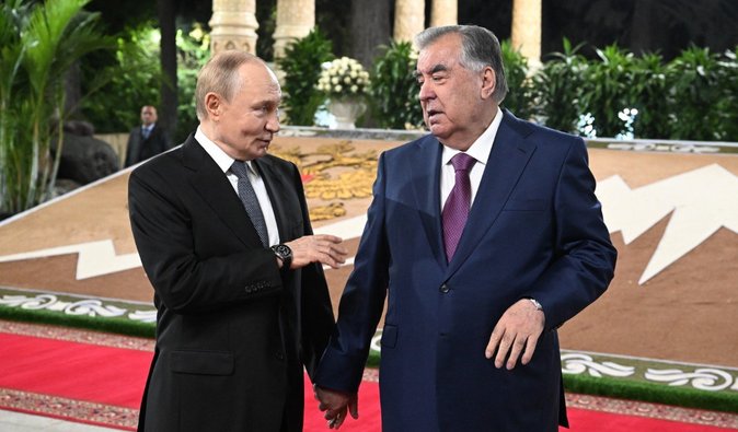 "Южная крепость РФ": зачем Путин на самом деле поехал в Таджикистан (фото)