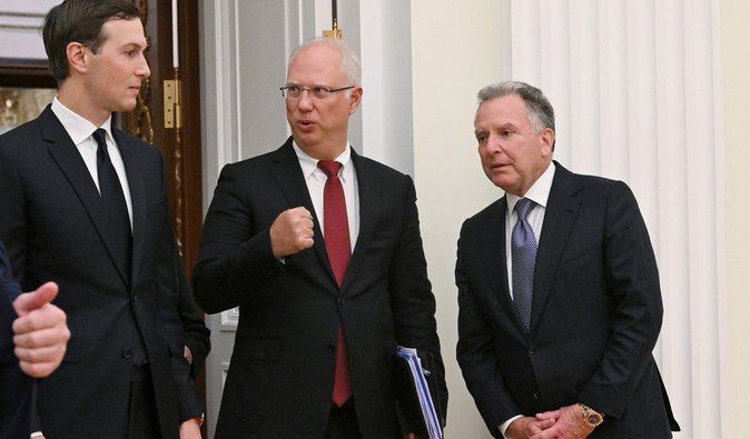 Зеленского предупредили о предательстве США: переговорщик Путина высмеял Мерца