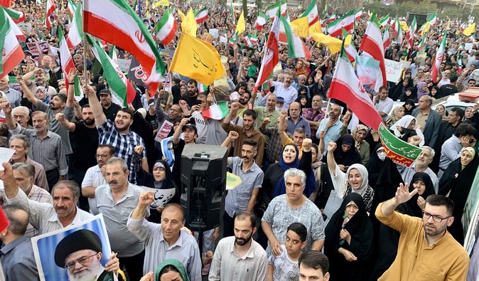 Иран объявил о победе над Израилем: в Тегеране празднуют (видео)