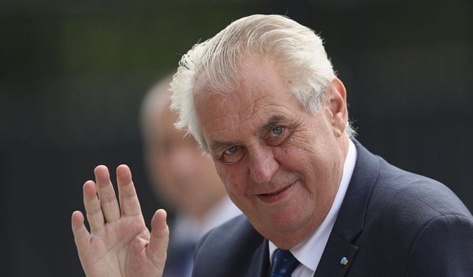 Земан не будет извиняться за свои слова о Крыме