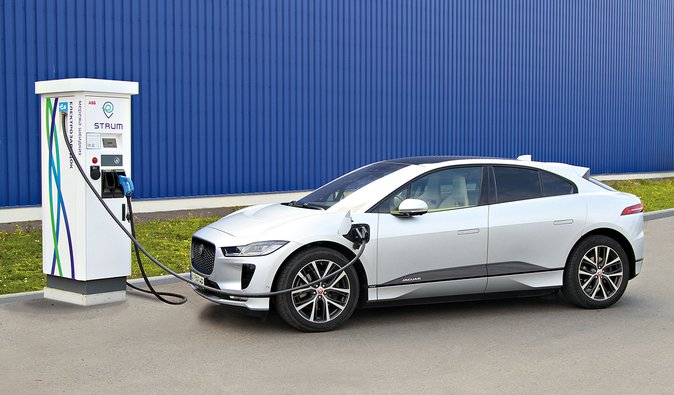 К морю со скоростью тока. Как Jaguar I-PACE домчал нас до Одессы через зарядные станции STRUM