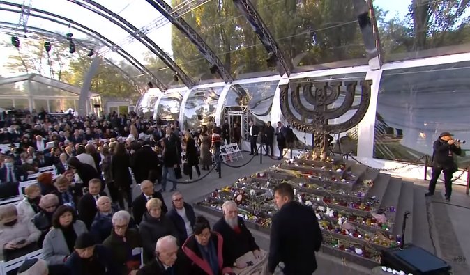 В Киеве проходит церемония памяти жертв Бабьего Яра (фото, видео)