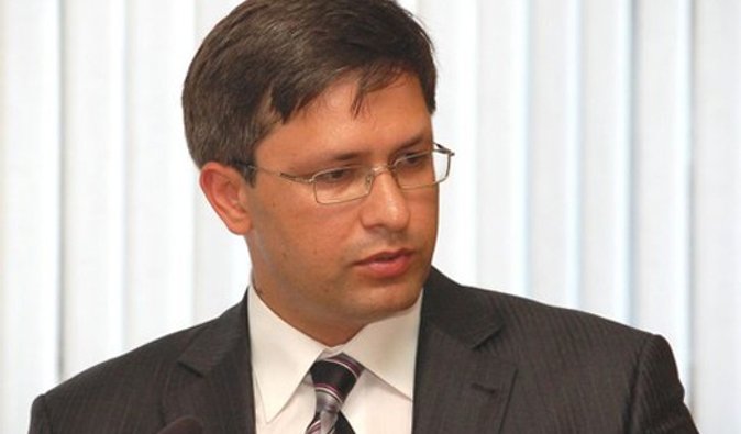 Облитый кислотой чиновник уволился с должности замгубернатора Киевской области