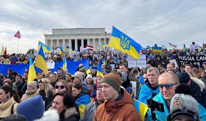"Кричали "Слава Україні!": Венс заявив, що протестувальники переслідували його 3-річну доньку