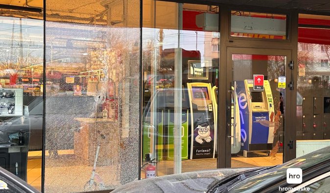 Поліція близько 40 хвилин вела перемови зі стрільцем: що відомо про теракт у Києві, — голова МВС