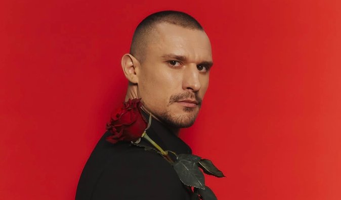 Холостяк Тарас Цимбалюк показав, який вигляд мав у дитинстві (фото)