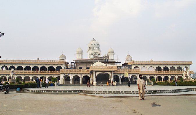 Карта мира. Вокруг чуда света. Чего не видят туристы, едущие к мавзолею Тадж-Махал