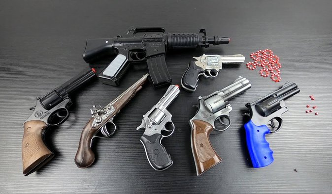 Монополия на насилие: почему бесполезно и даже опасно отнимать у государства монополию стрелять