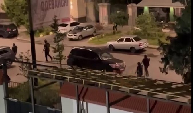 У Росії знову повідомили про стрілянину в Махачкалі: що кажуть у МВС (відео)
